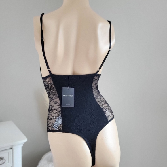 NWT Black lace thong bodysuit forever21 - Picture 9 of 10